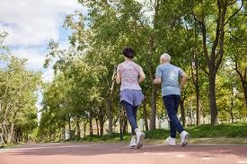 德扑锦标赛：泡沫期前后的弃牌频率。（德州扑克锦标赛：泡沫阶段前后弃牌率解析）